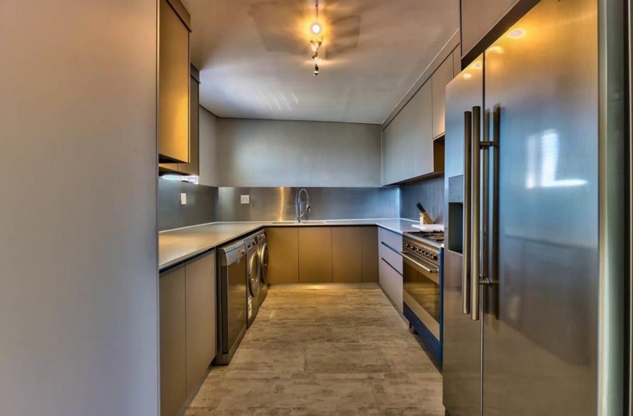 4 Bedroom Property for Sale in Bloubergstrand Western Cape